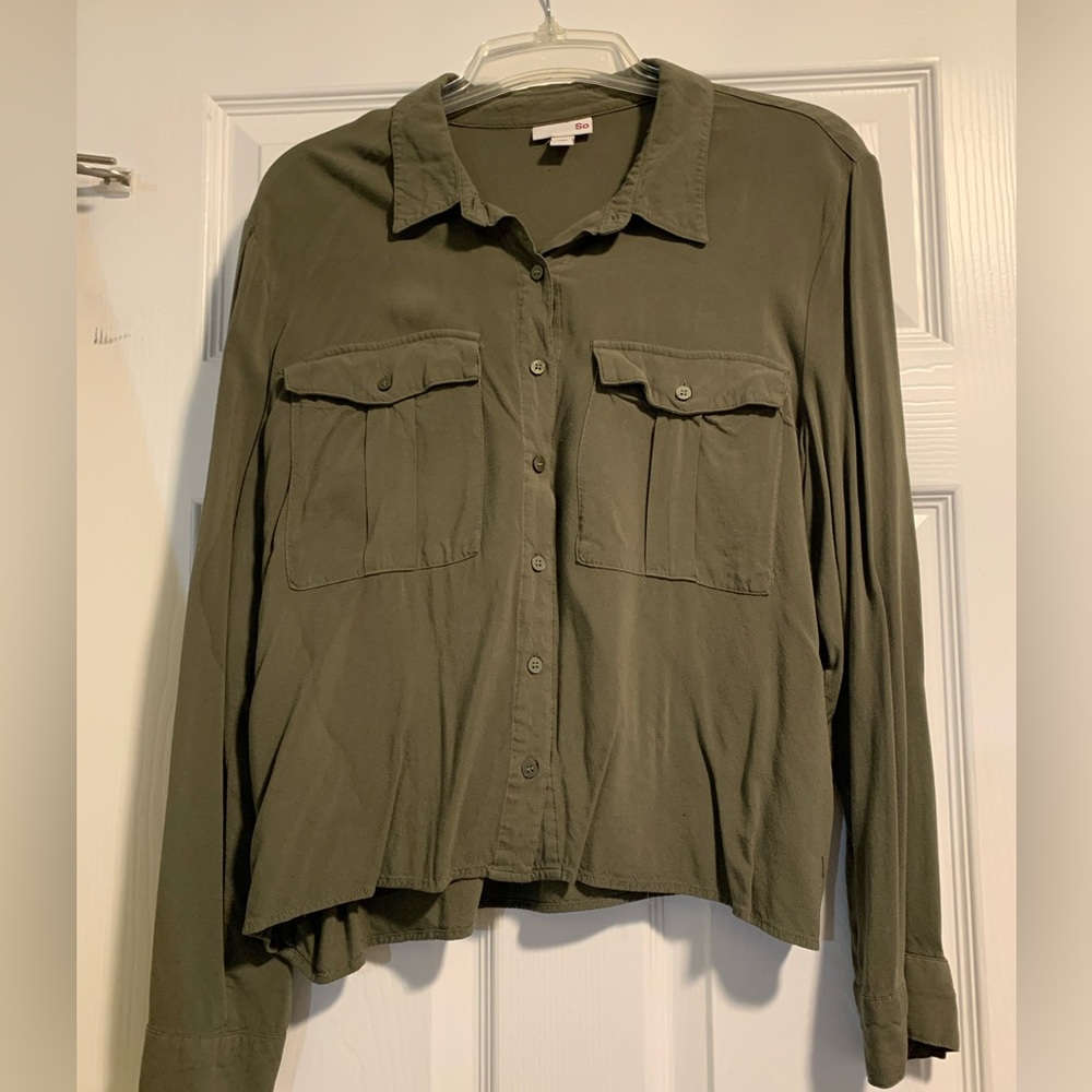 green SO button up collared blouse L loose fitting breathable fabric